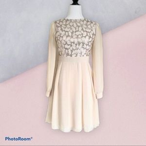 ✨CLEARANCE ✨HP🌸Little Mistress Sequin Floral Dress